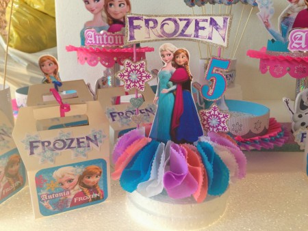 ARREGLO DE MENSA Y DULCEROS FROZEN